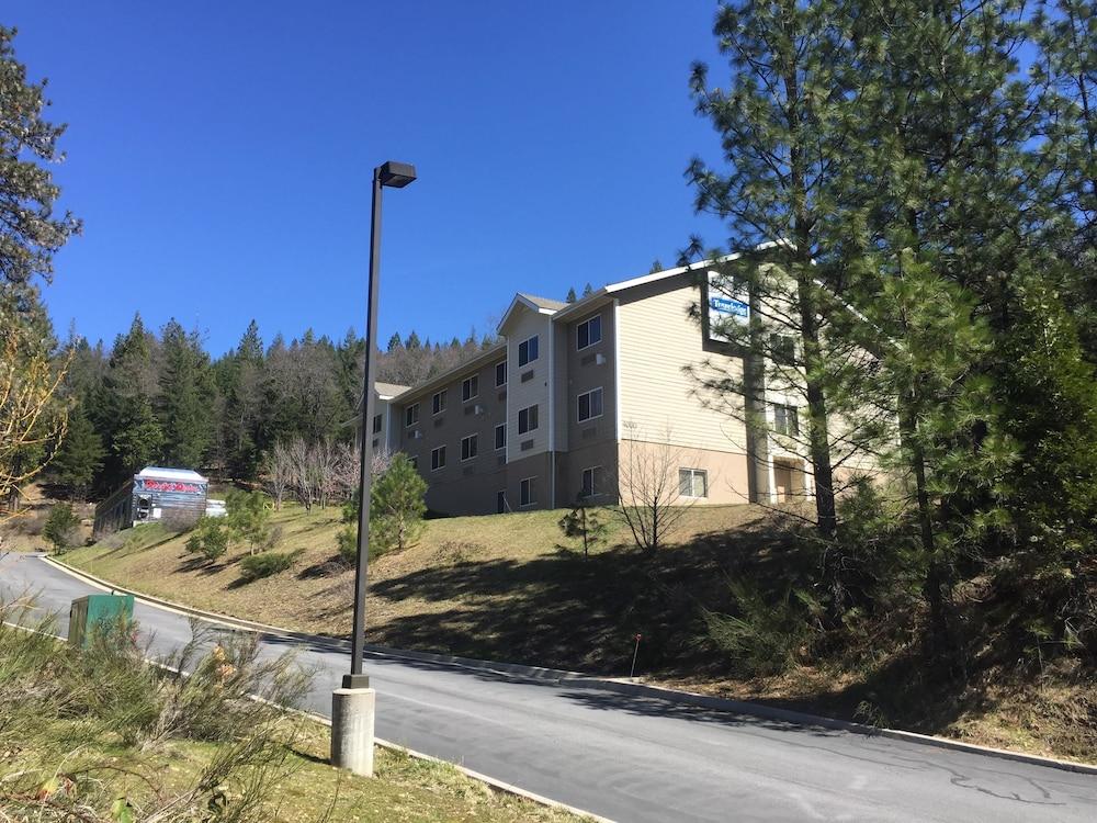 Travelodge By Wyndham Dunsmuir Dış mekan fotoğraf